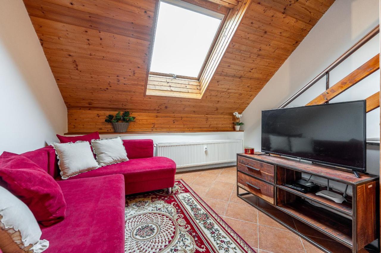 Apartman Mezonet Na Namesti Кошице Екстер'єр фото